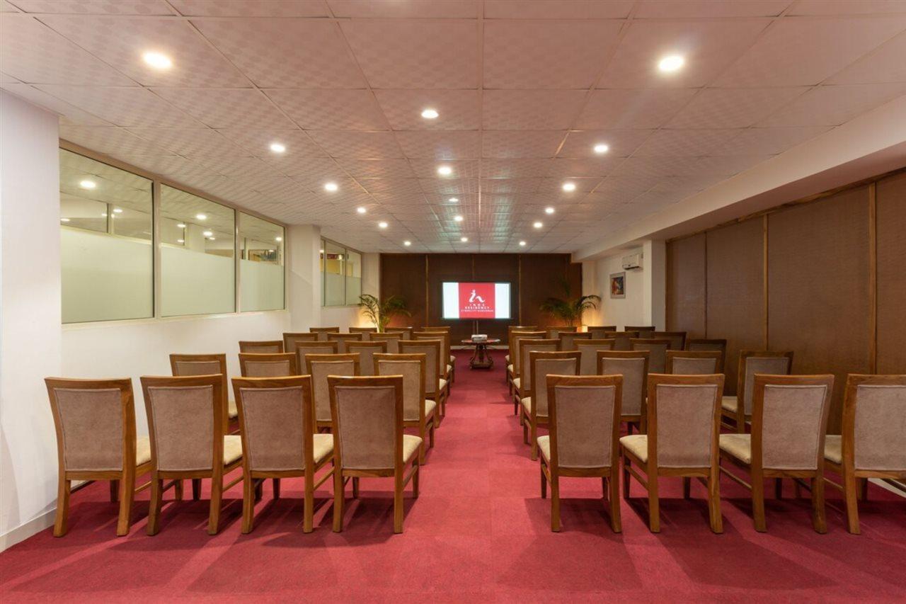 Inde Hotel Cyber City Γκουργκάον Εξωτερικό φωτογραφία
